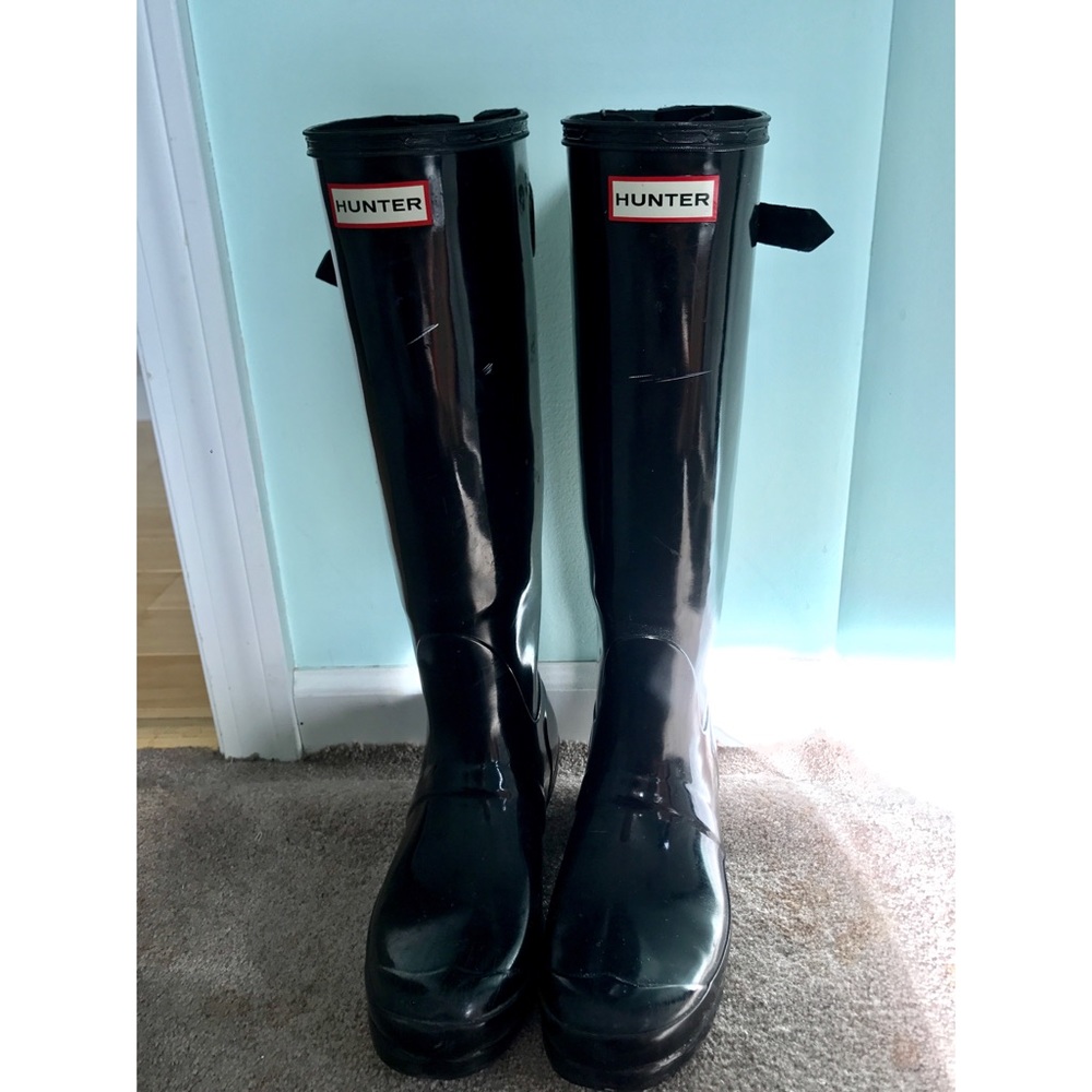 Hunter Tall Black Glossy Boots (size 8)